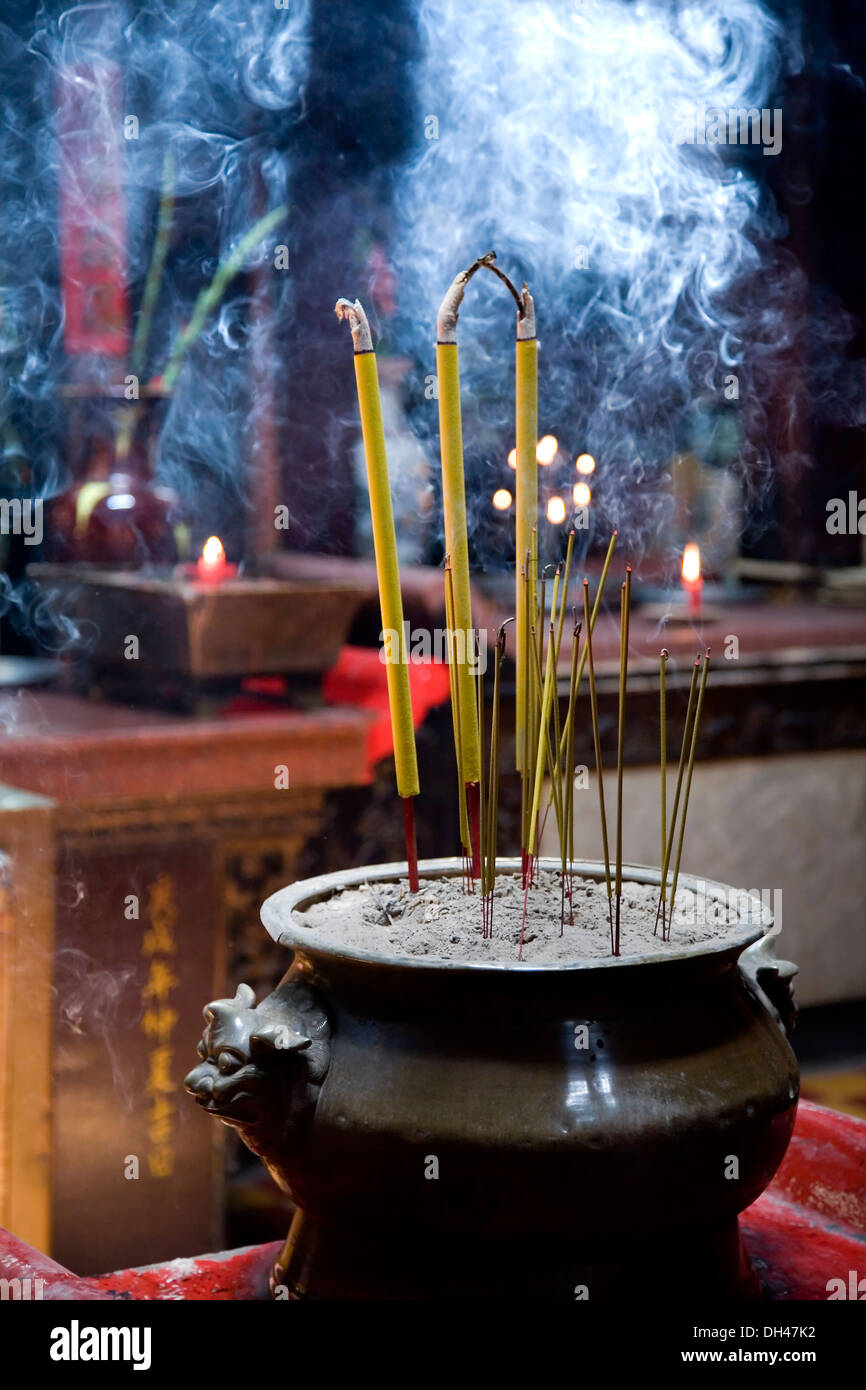 Taoism incense hires stock photography and images Alamy