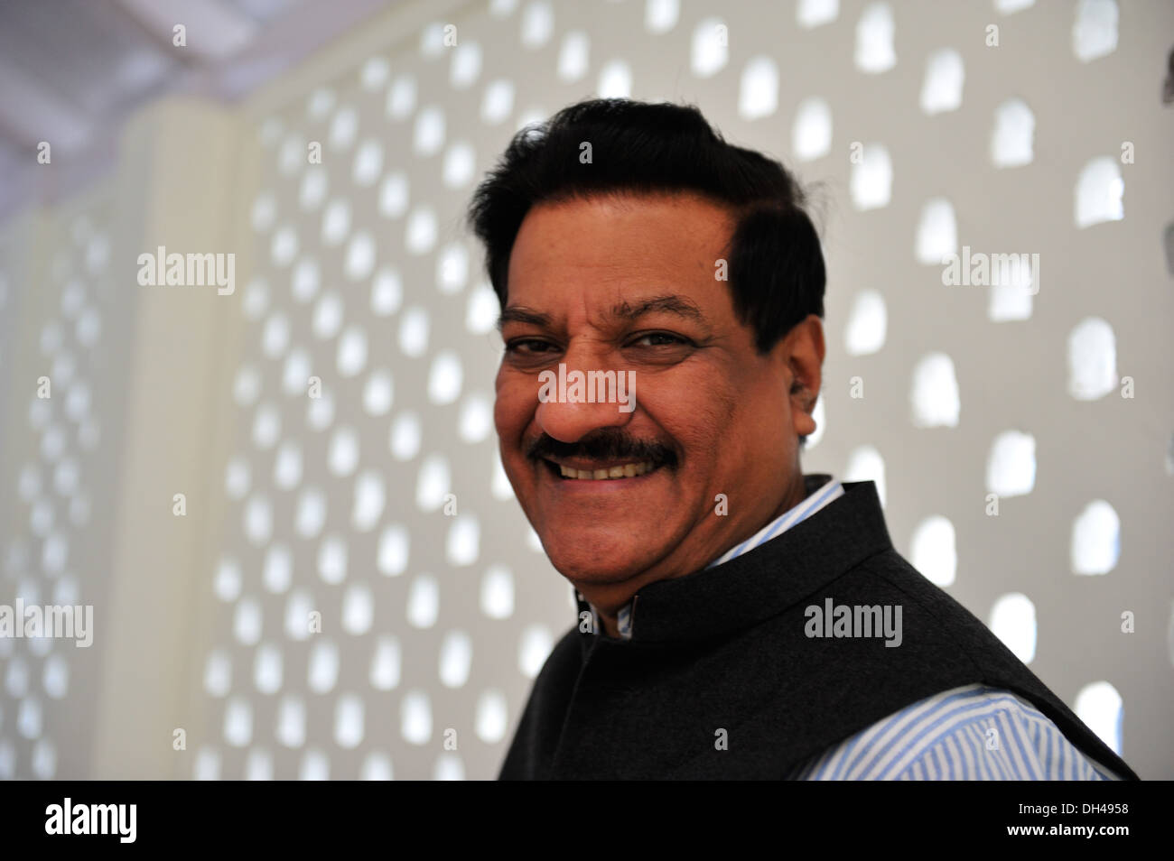 Chief minister maharashtra hi-res stock photography and images - Alamy
