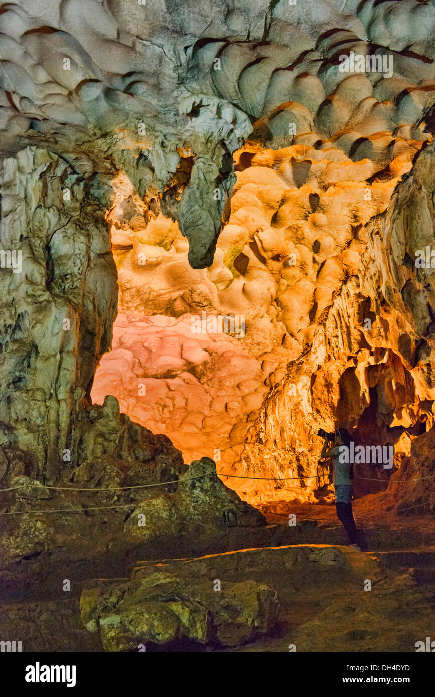 Hang Sung Sot Surprise Cave in Halong Bay, Vietnam Stock Photo Alamy