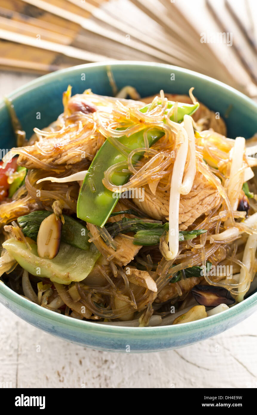 stir -fried nodles with beef and vegetables Stock Photo