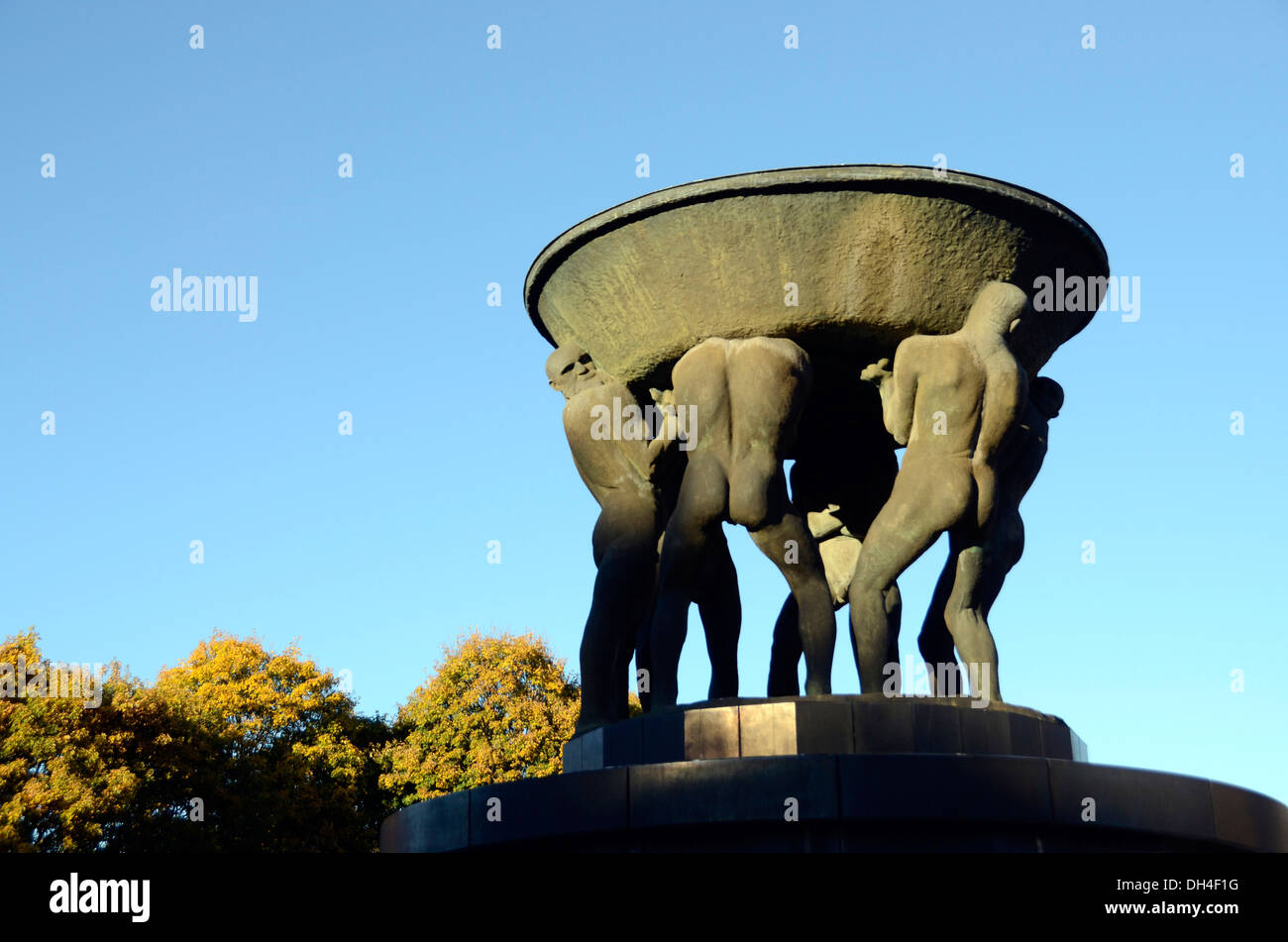 Vigeland Sculpture Park in Oslo featuring the bronze and granite