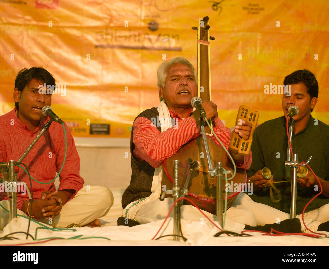 prahlad tipanya singer of kabir song at malwa madhya pradesh India ...