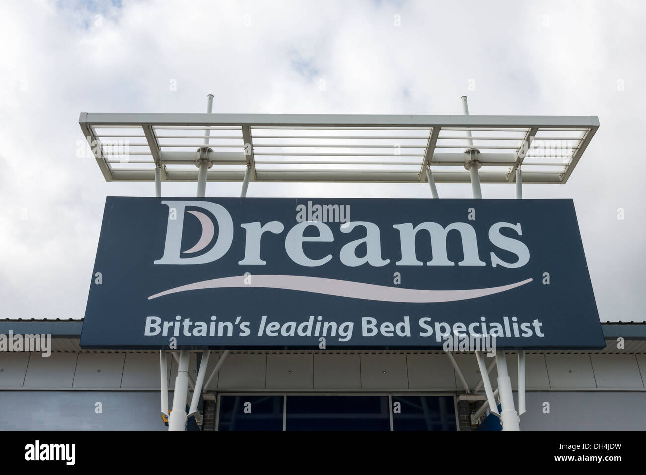Dreams shop warehouse sign logo hires stock photography and images Alamy