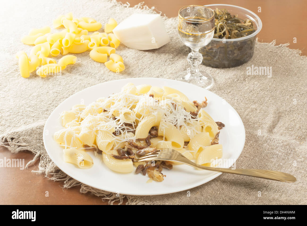 boiled pasta with chicken gizzards and cheese Stock Photo Alamy