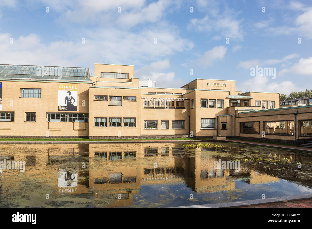 The Gemeentemuseum, The Hague, Holland with reflection in pond in foreground Stock Photo