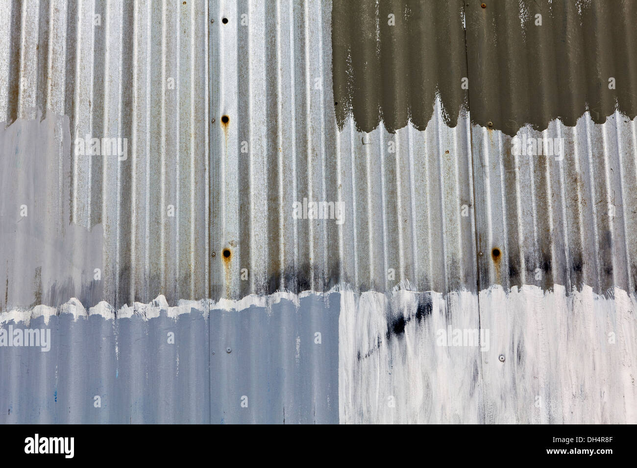 Corrugated metal sheets hi-res stock photography and images - Alamy