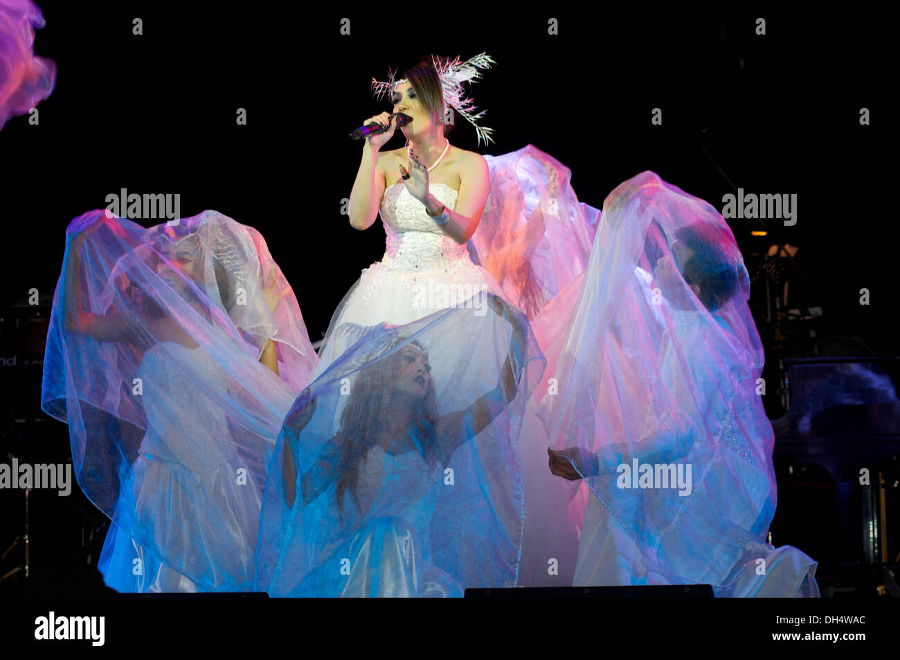 Bangkok, Thailand Oct. 31st, 2013. Thai dancers put on Halloween show. Tawandang German brewery Credit:  Kraig Lieb / Alamy Live News Stock Photo