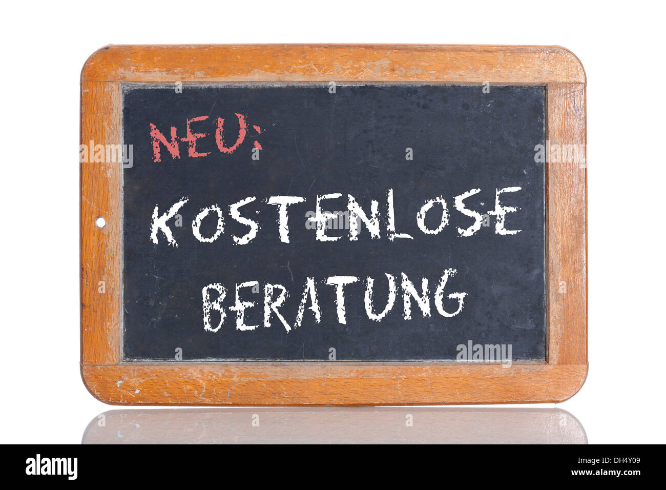 Old school blackboard with the words NEU: KOSTENLOSE BERATUNG, German for New: Free consultation Stock Photo