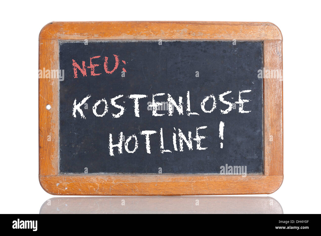 Old school blackboard with the words NEU: KOSTENLOSE HOTLINE!, German for New: Free hotline Stock Photo
