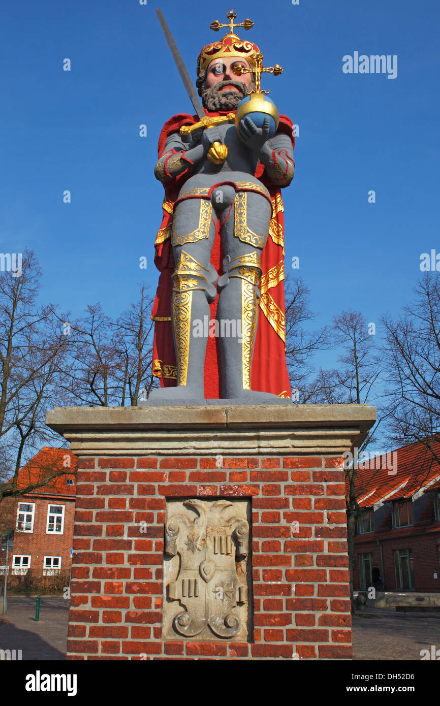 Historical Roland Statue In The Market Square Landmark Of The Town Of Wedel Marktplatz Wedel Schleswig Holstein Germany Stock Photo Alamy