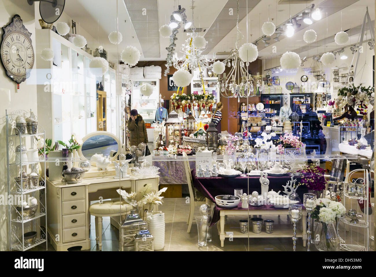 Luxury shop front hi-res stock photography and images - Alamy
