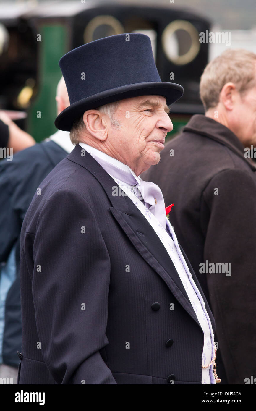 Top hat victorian hi-res stock photography and images - Alamy