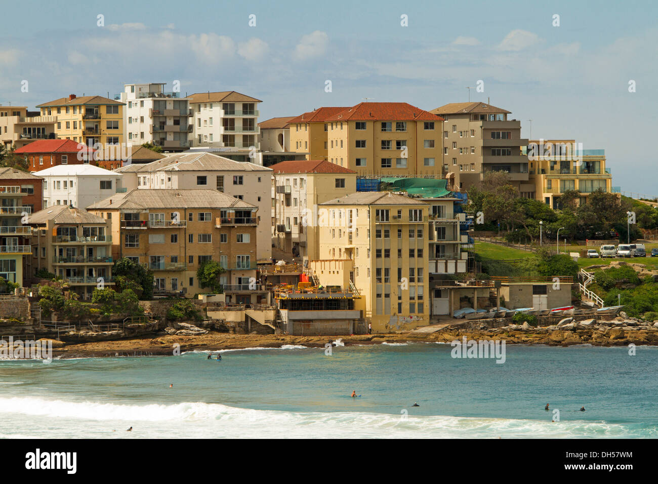 Apartment buildings overlooking Bondi beach and Pacific Ocean near city of Sydney NSW Australia Stock Photo
