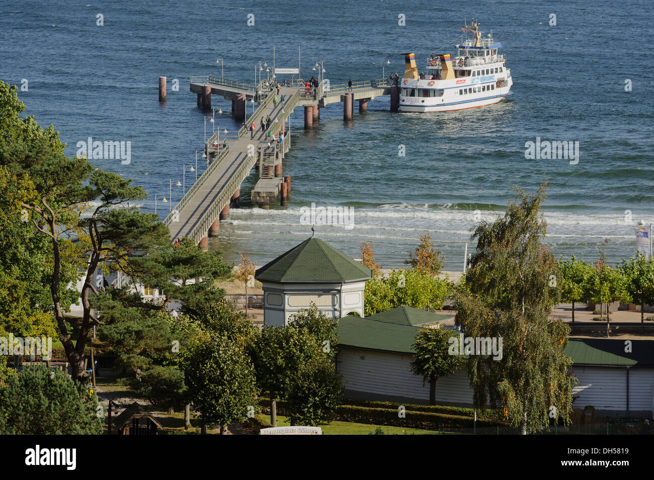 Pier of baltic sea spa göhren hi-res stock photography and images - Alamy