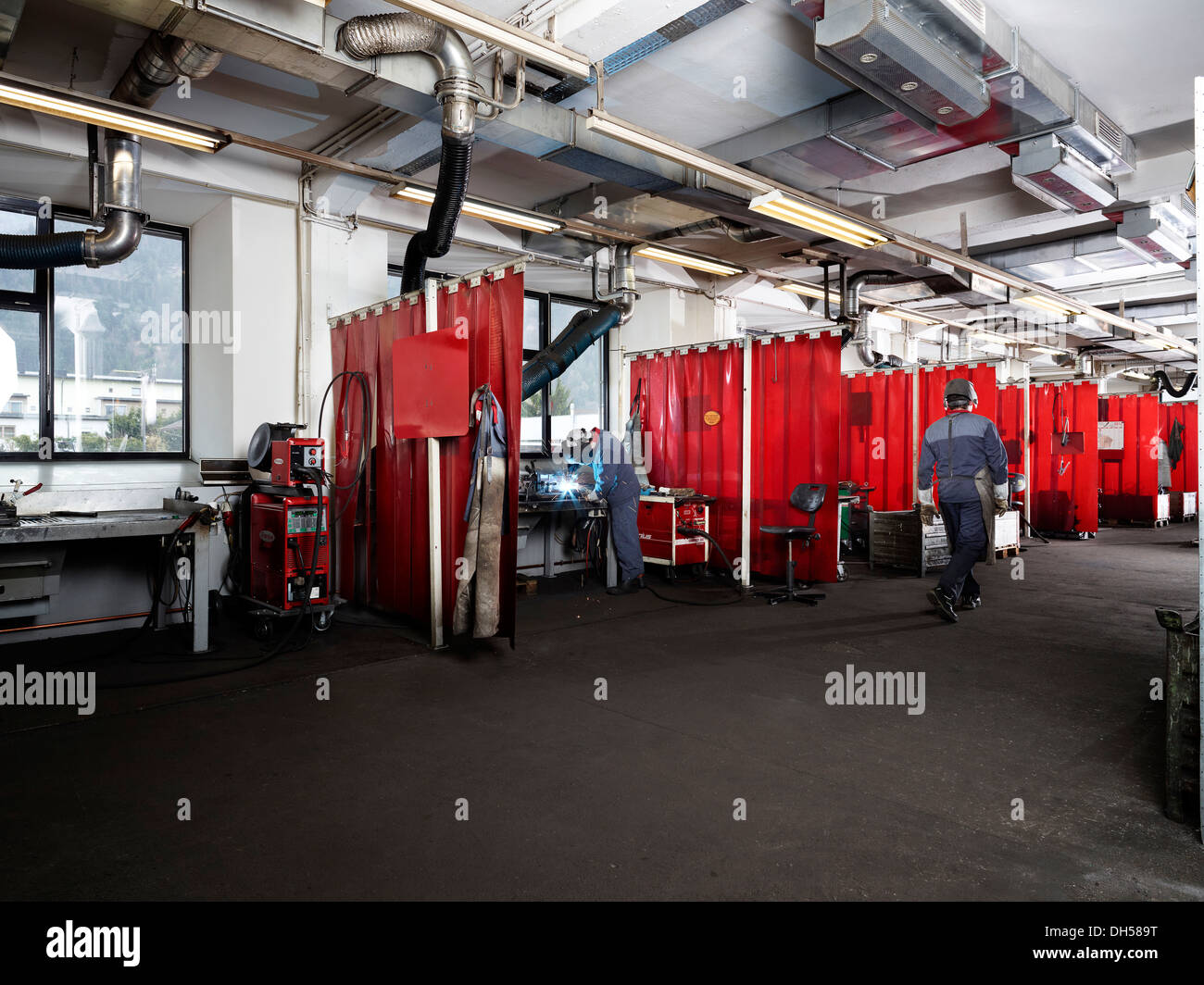 Welding hall with compartments for welding, Kundl, Kufstein District