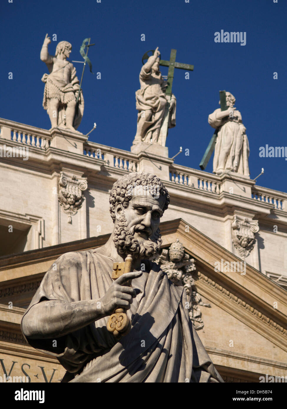 Statue of st peter in st peters basilica in rome hires stock