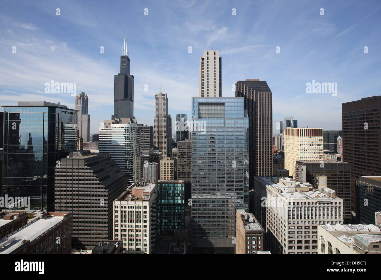 A view from above of the Chicago skyline including Willis Tower Stock ...
