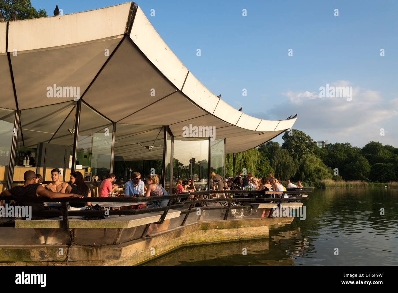 The Serpentine Bar & Kitchen on the edge of the Serpentine in Hyde Park, London, England, UK Stock Photo