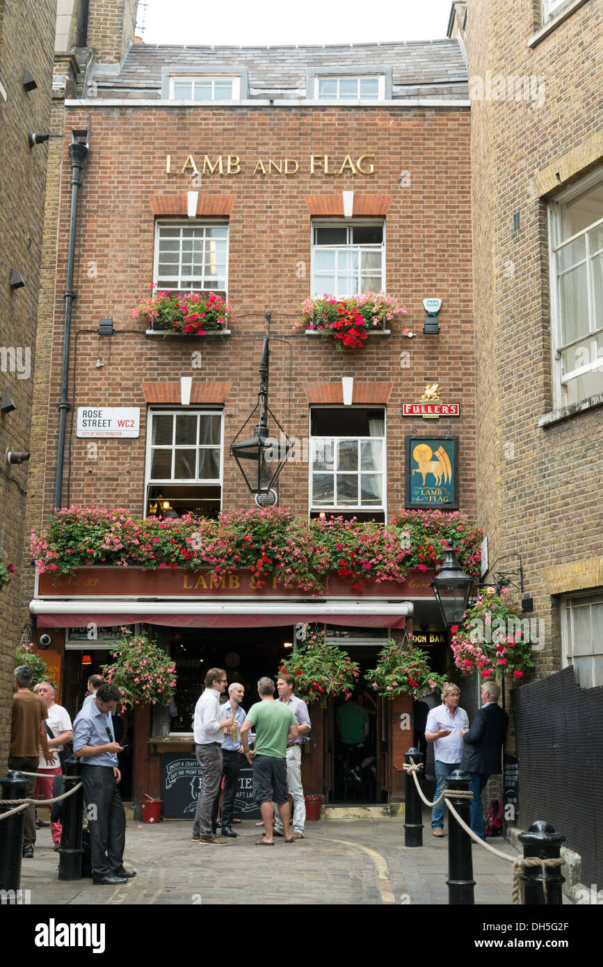 The lamb and flag pub hires stock photography and images Alamy