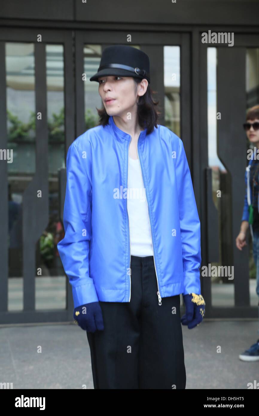 Singer Jam Hsiao holds press conference after attacked by fan in Taipei