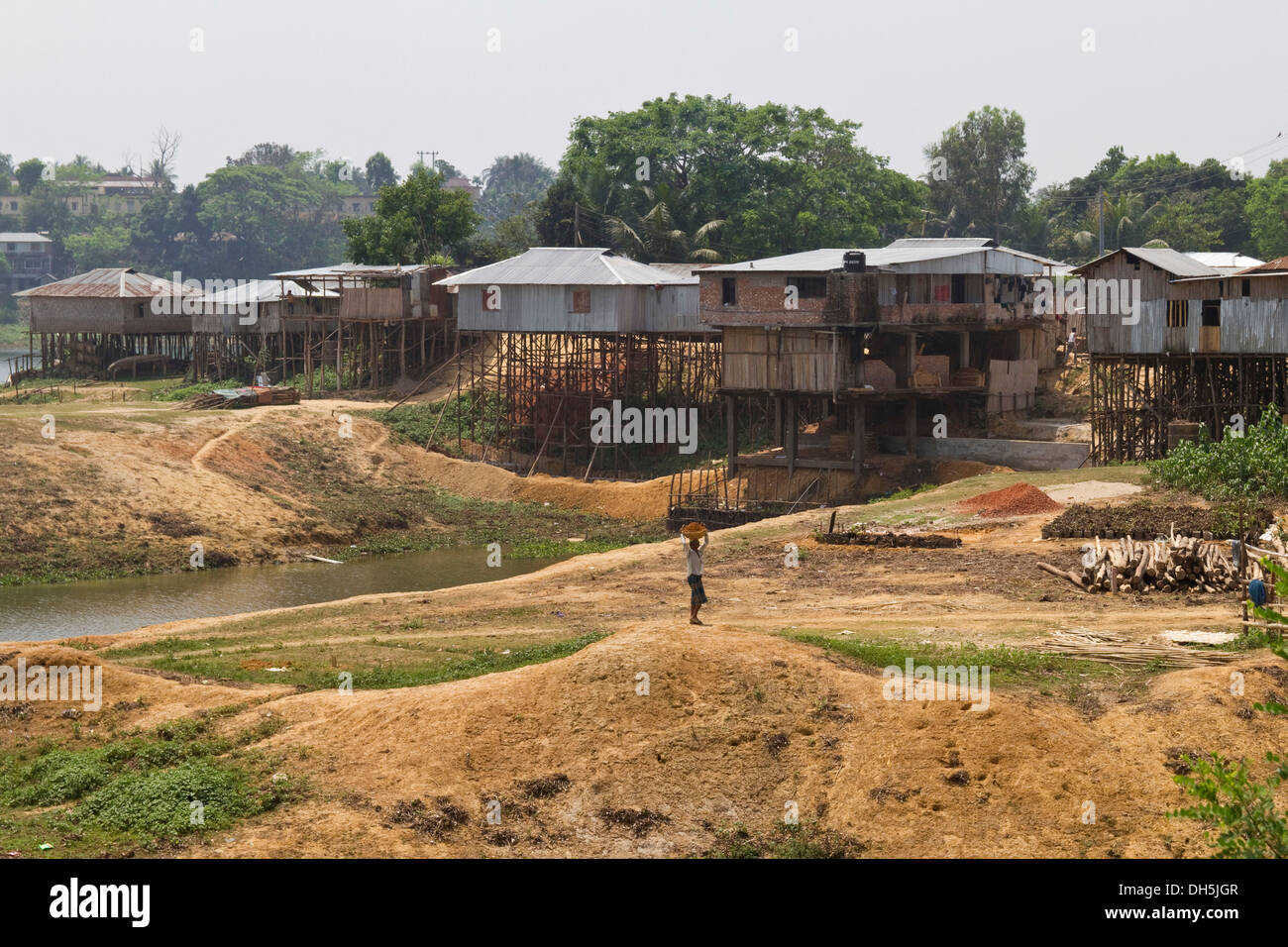 Wooden house bangladesh hires stock photography and images Alamy
