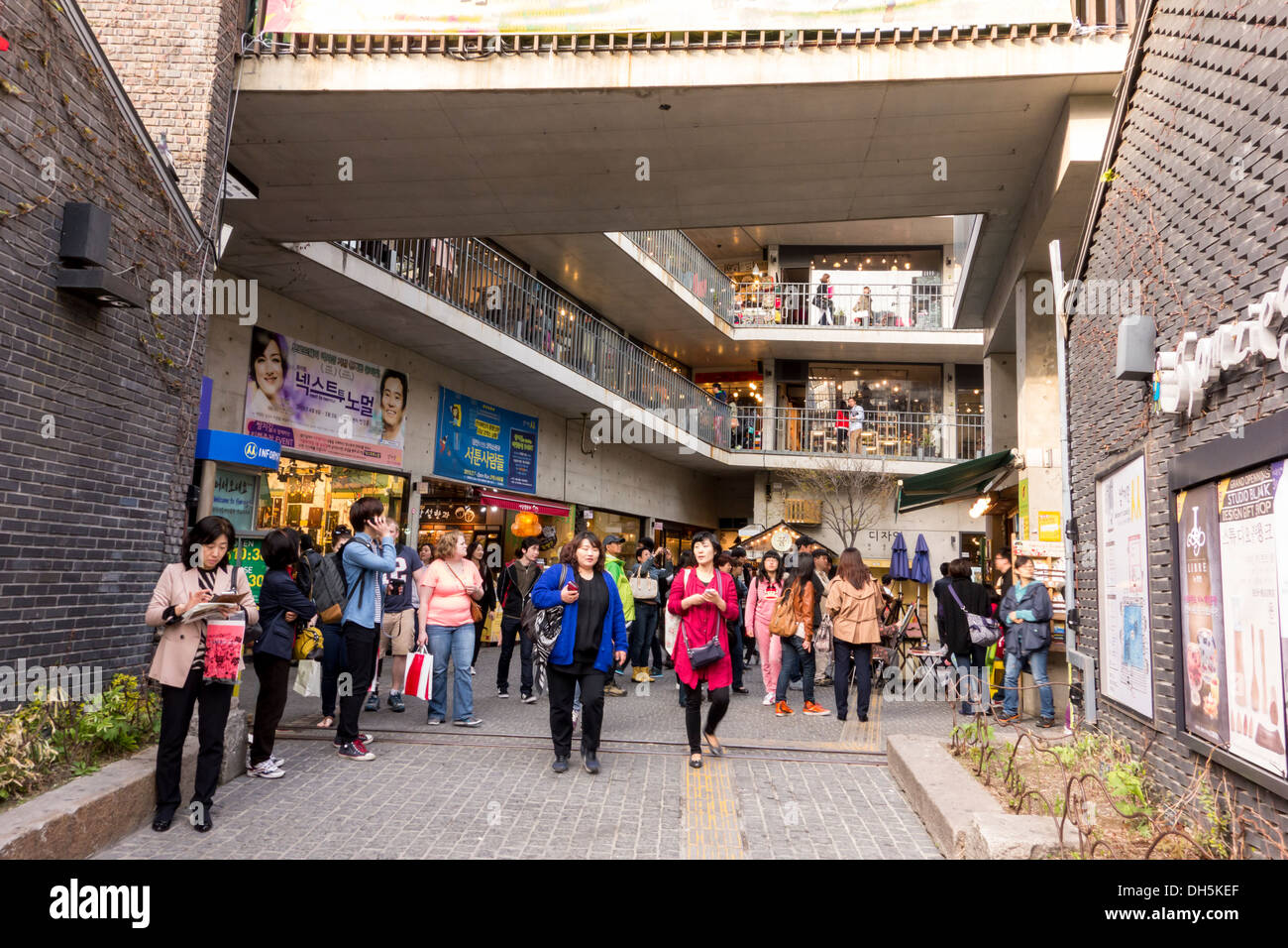 Ssamziegil shopping mall in Insadong, Seoul, Korea Stock Photo