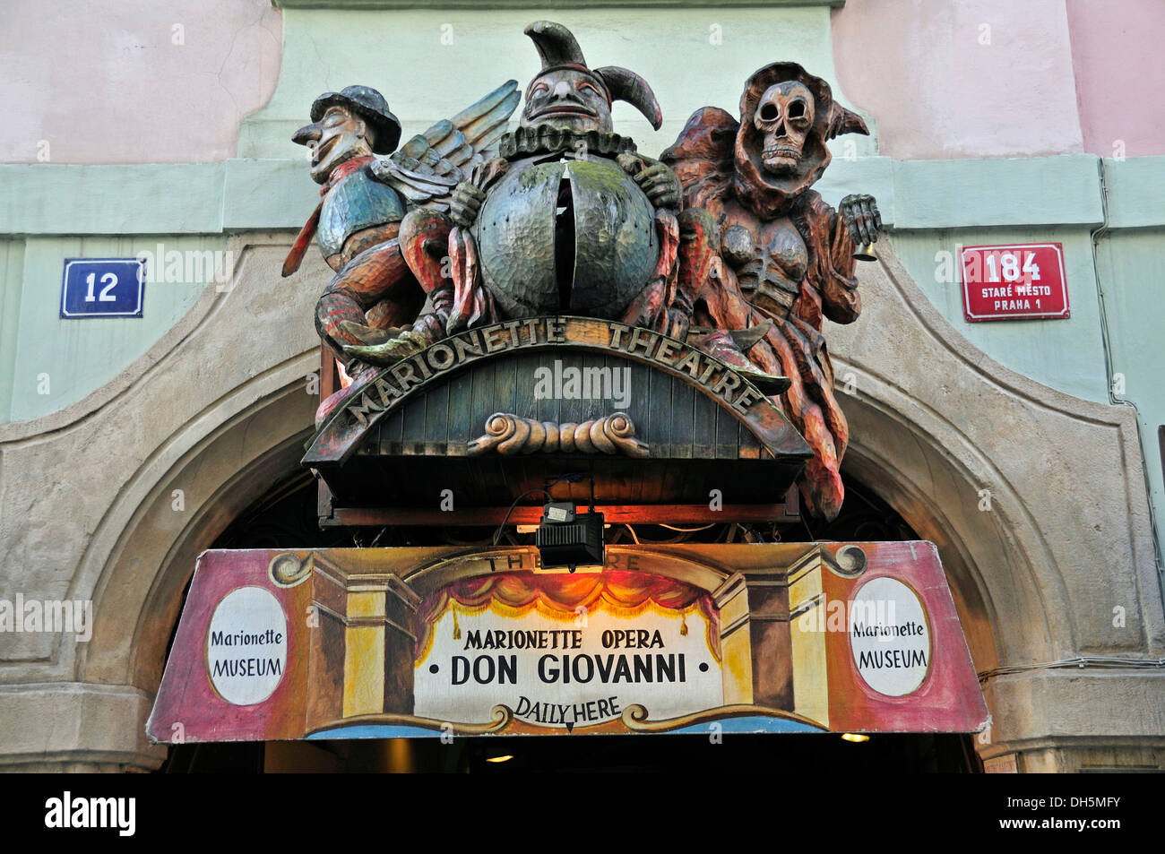 Puppetry, puppet theatre, old town, Prague, Bohemia, Czech Republic