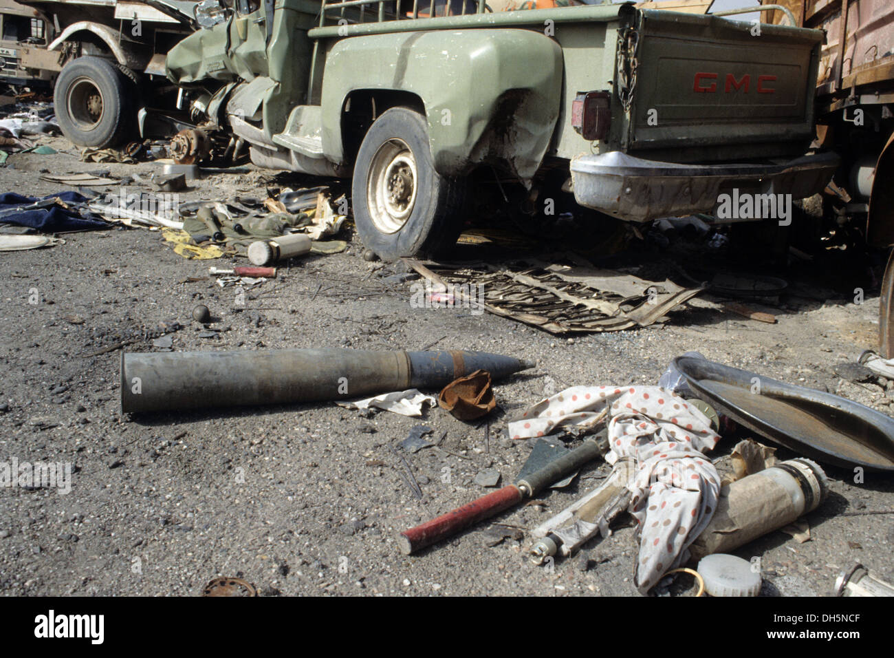 The aftermath of the 1991 Gulf War in Kuwait : the death highway, Mutla ridge. Stock Photo