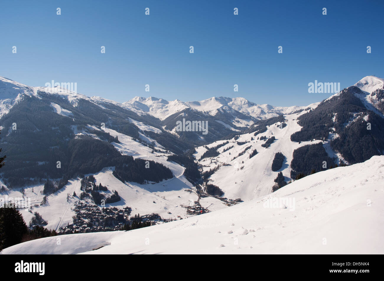 Hinterglemm Austria Saalbach Osterreich ski skiing Stock Photo