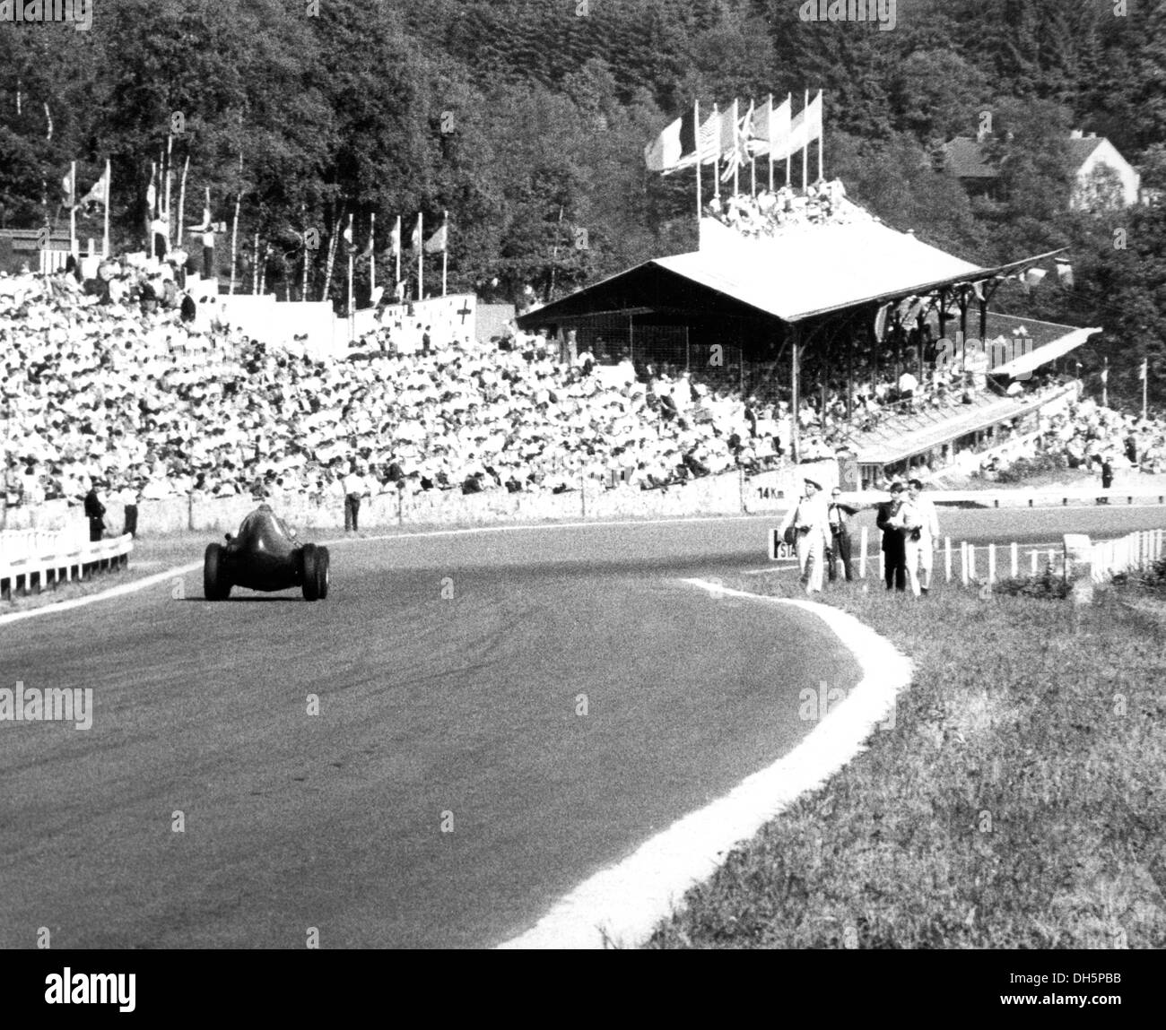 Tony Brooks, the eventual winner in a Vanwall after La Source Hairpin Belgian GP, Spa Francorchamps, Belgium 15th June 1958. Stock Photo