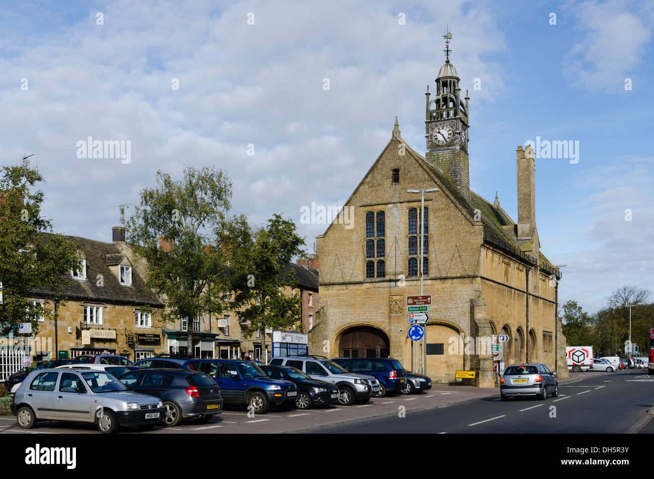 Moreton-in-Marsh Town Hall Stock Photo - Alamy