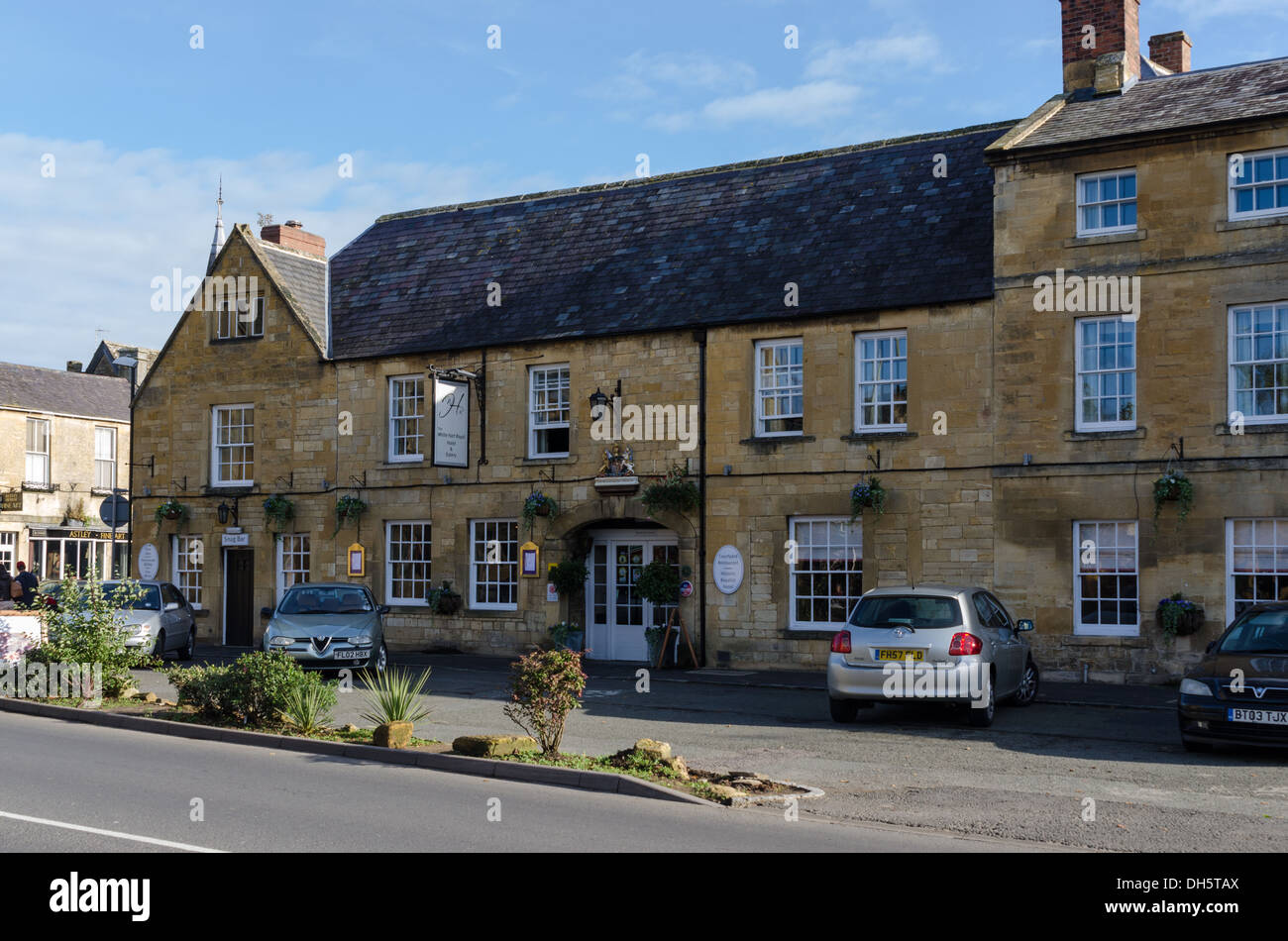 White Hart Royal Hotel and Eaterie in Moreton-in-Marsh in the Cotswolds Stock Photo