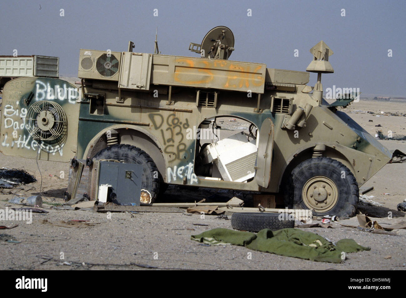 The aftermath of the 1991 Gulf War in Kuwait : the death highway, Mutla ridge. Stock Photo