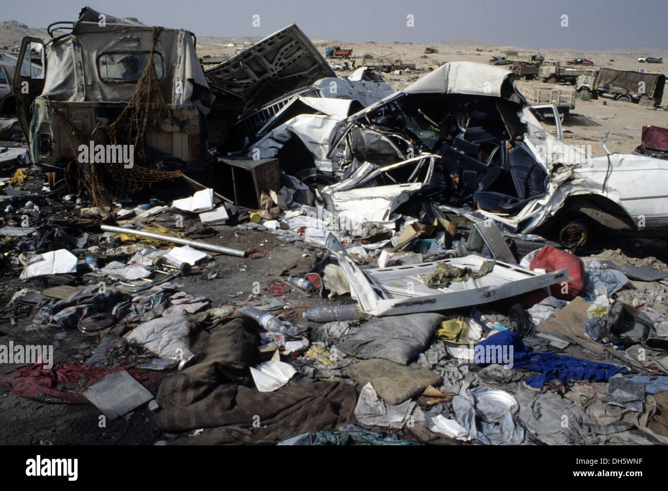 The aftermath of the 1991 Gulf War in Kuwait : the death highway, Mutla ridge. Stock Photo