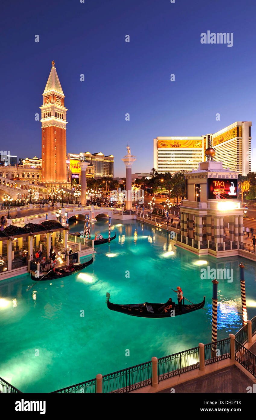 Canale Grande, Grand Canal at dusk, blue hour, Campanile bell tower, gondolas, The Strip, 5-star luxury hotel The Venetian Stock Photo