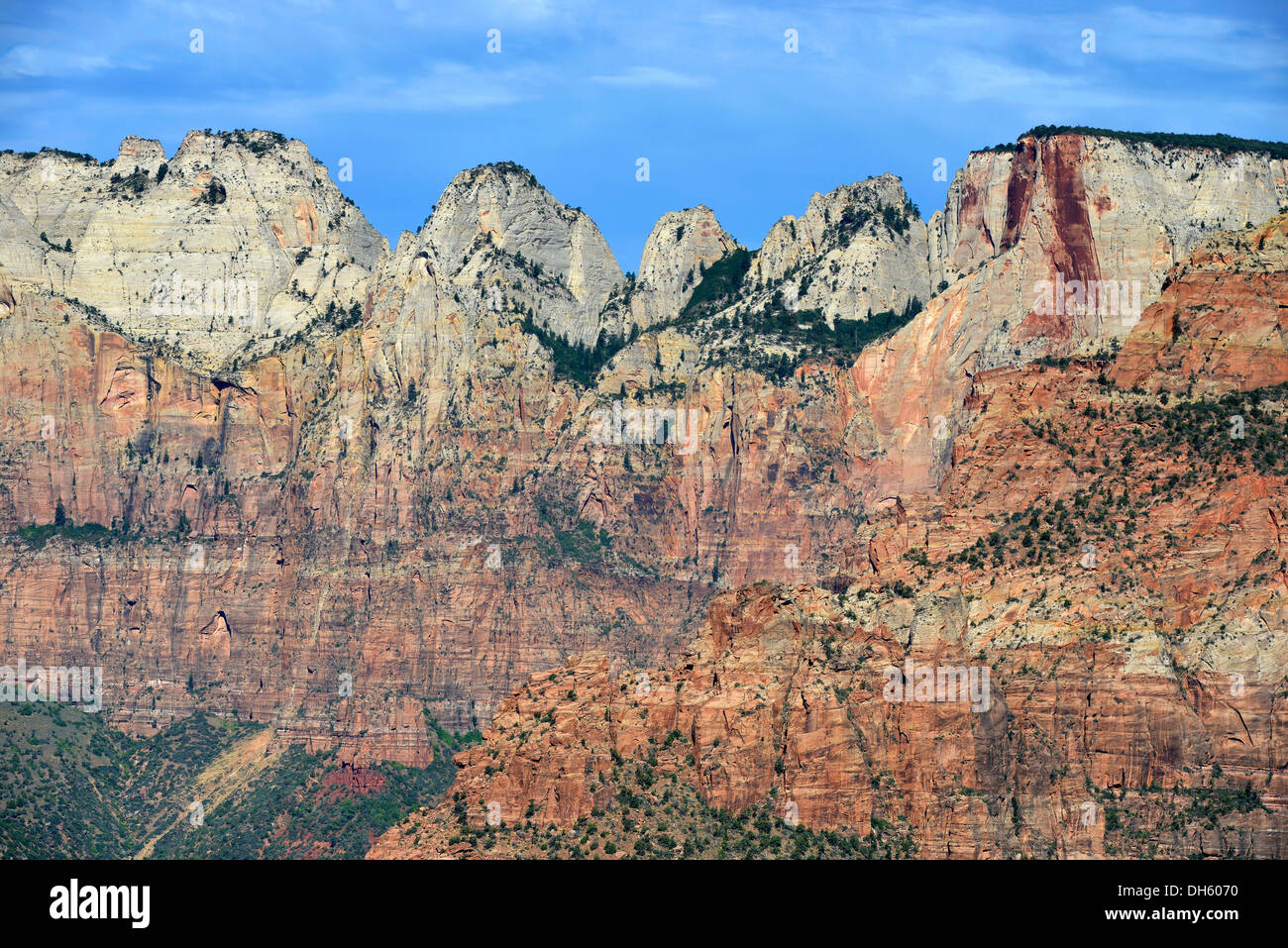 Canyon Overlook lookout point with the Towers of the Virgin Mountains