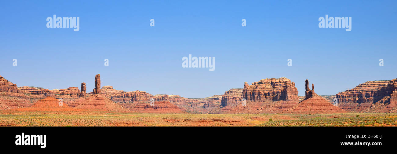 Panorama, Rooster Butte, Castle Butte, Setting Hen Butte, Valley of the