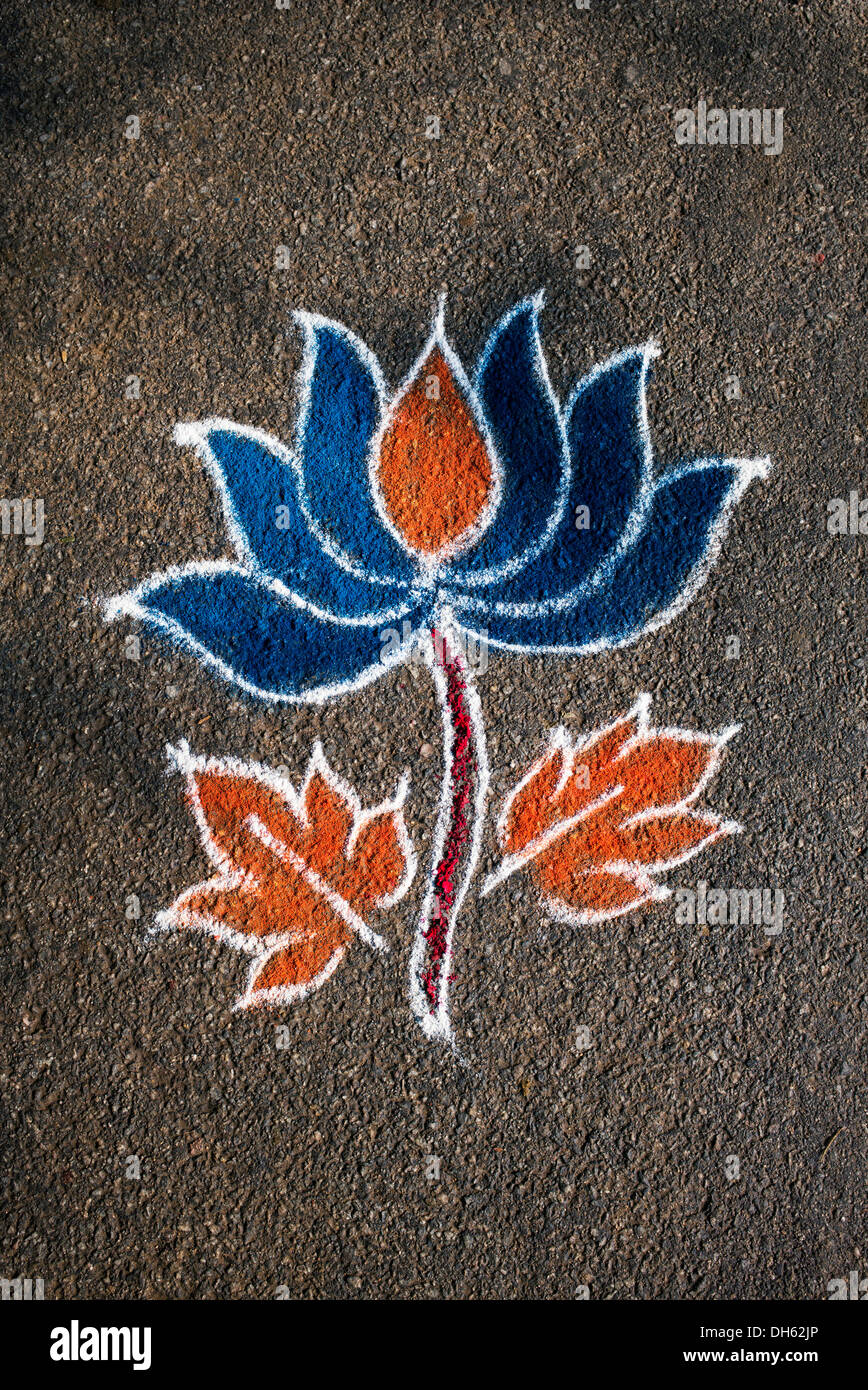 Flower rangoli hi-res stock photography and images - Alamy