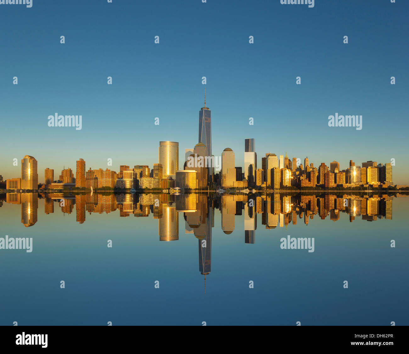 DOWNTOWN SKYLINE HUDSON RIVER MANHATTAN NEW YORK CITY USA Stock Photo ...
