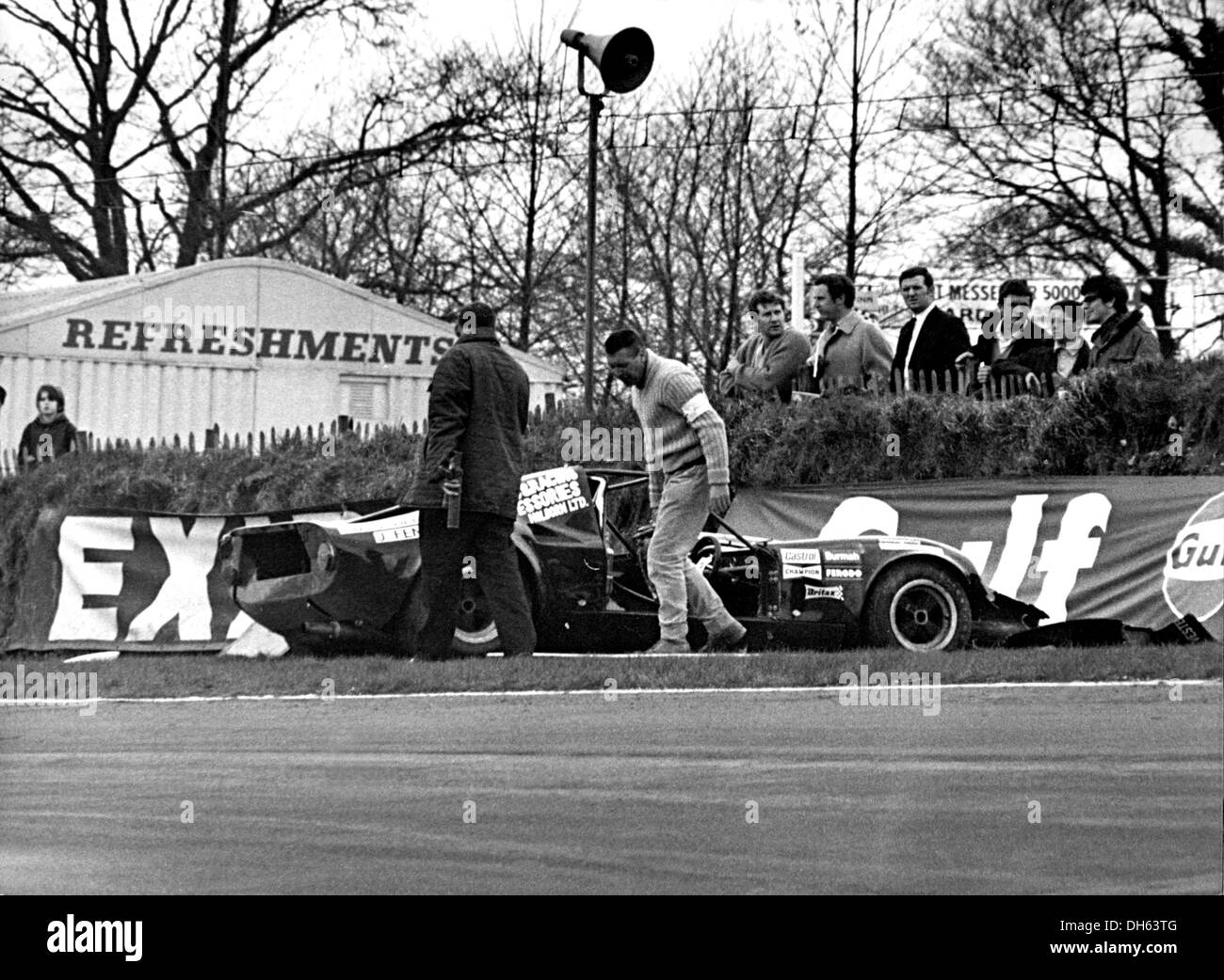 Tim Schencken's Chevron B8 after a crash at the BOAC International race at Brands Hatch, England 13 April 1969. Stock Photo