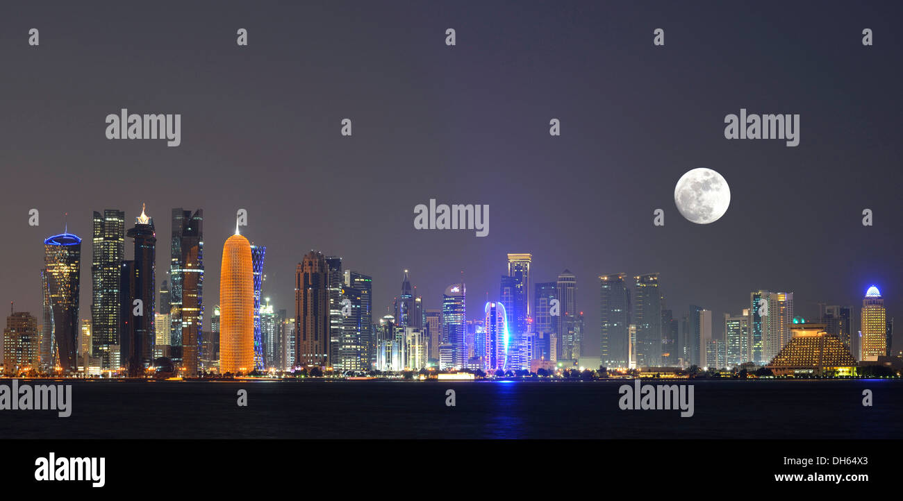 night-skyline-of-doha-with-the-al-bidda-tower-palm-tower-1-and-2