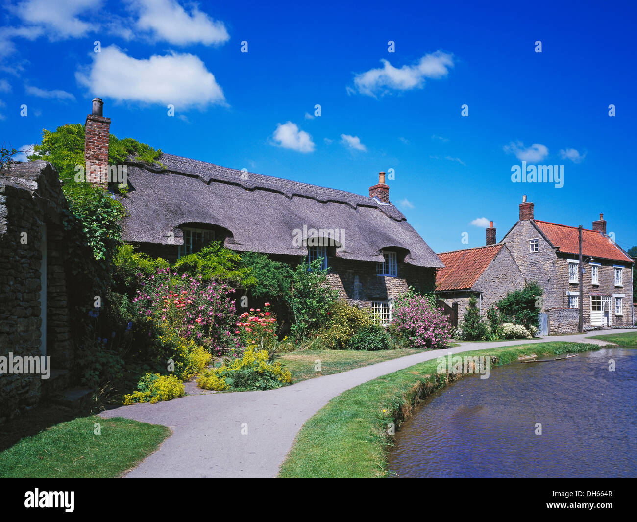 Thatched cottage, Thornton Dale, Yorkshire, England Stock Photo Alamy