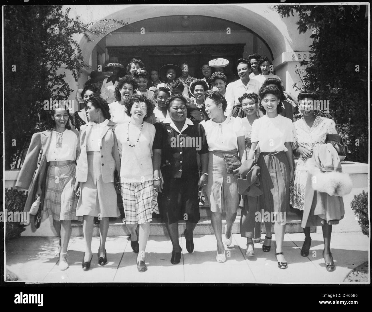 Hattie McDaniel, the first African American to win an Academy Award ...