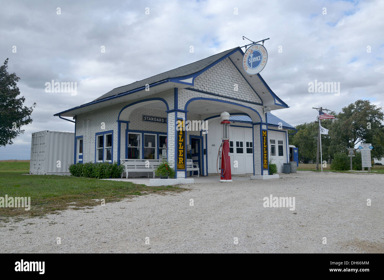 Odell Standard Oil Service station, 1932. on old Route 66. A classic