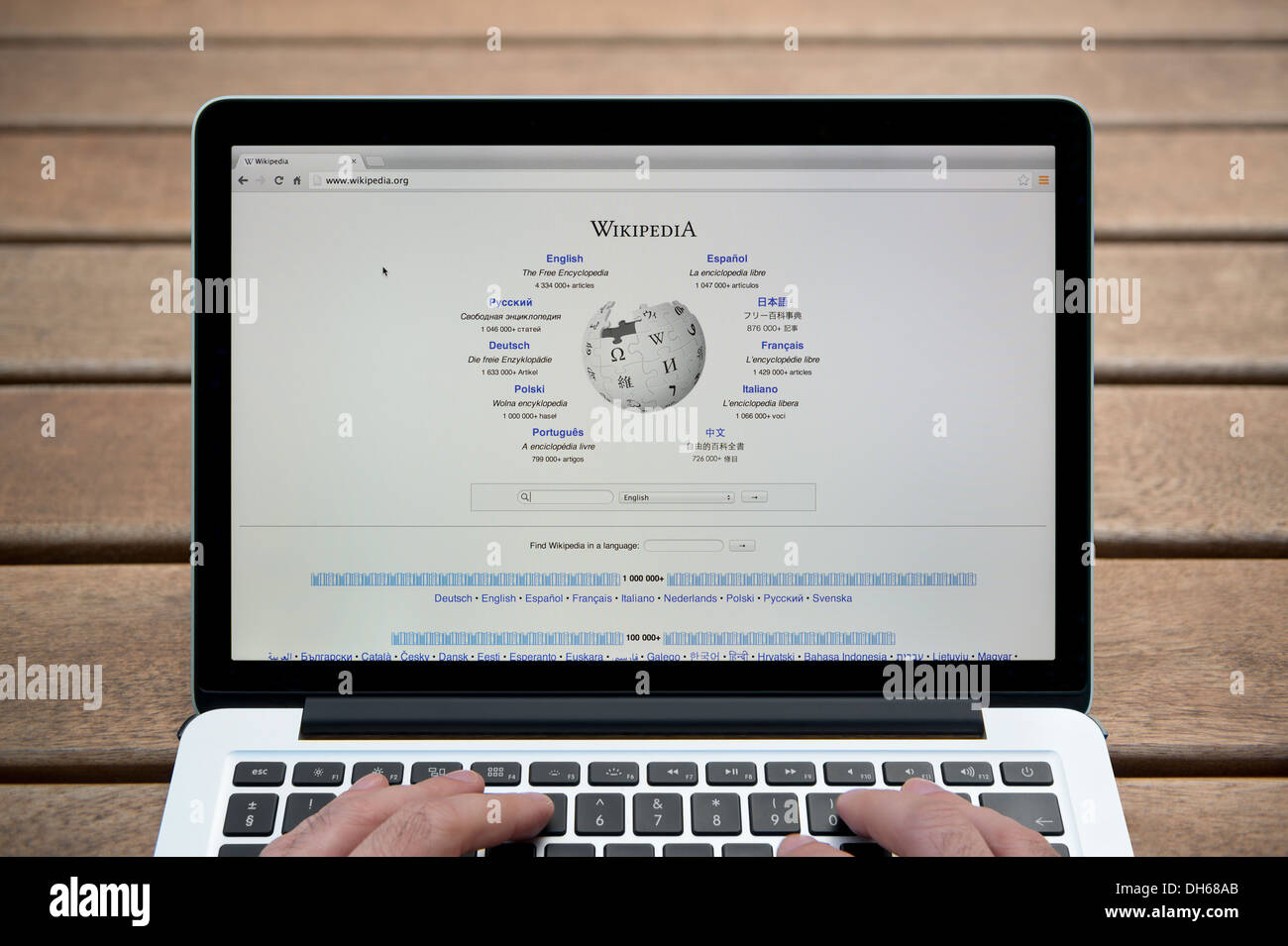 Wiki macbook hi-res stock photography and images - Alamy