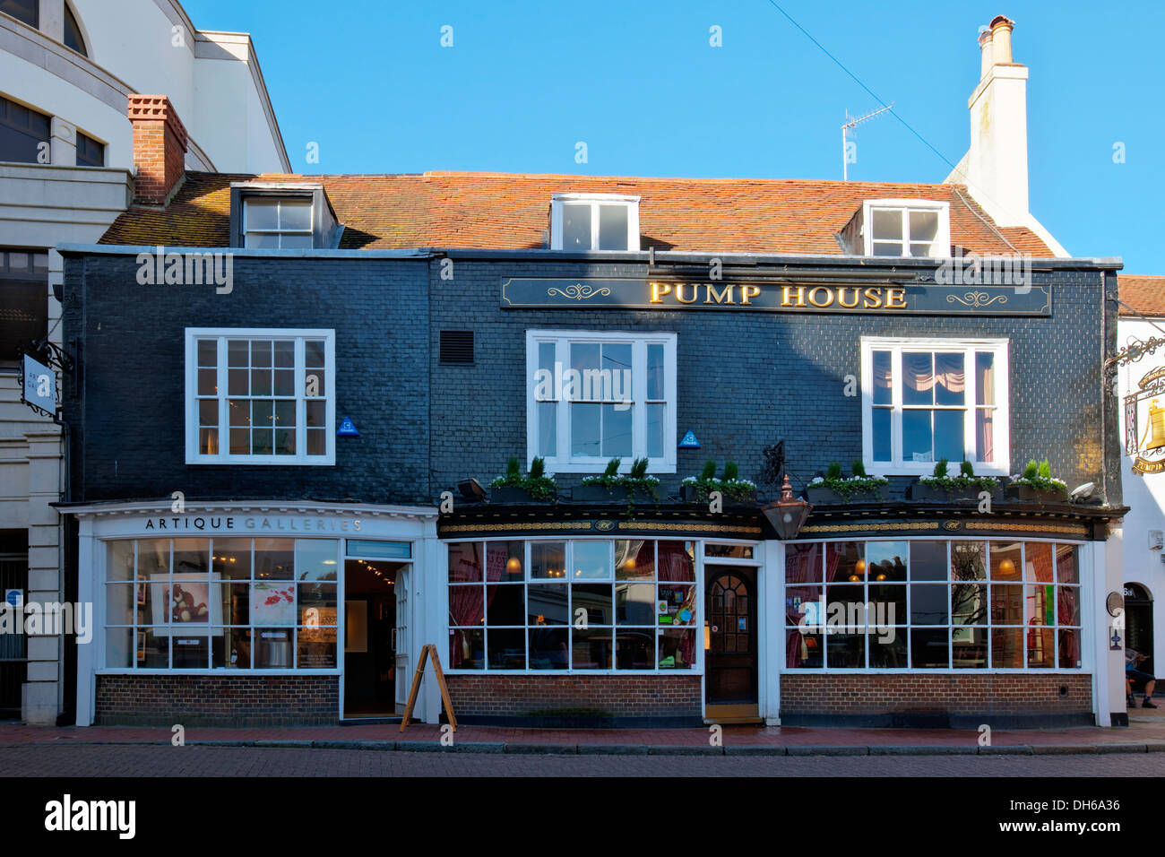 Pump house hires stock photography and images Alamy
