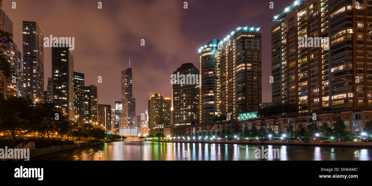 Chicago downtown buildings hi-res stock photography and images - Alamy