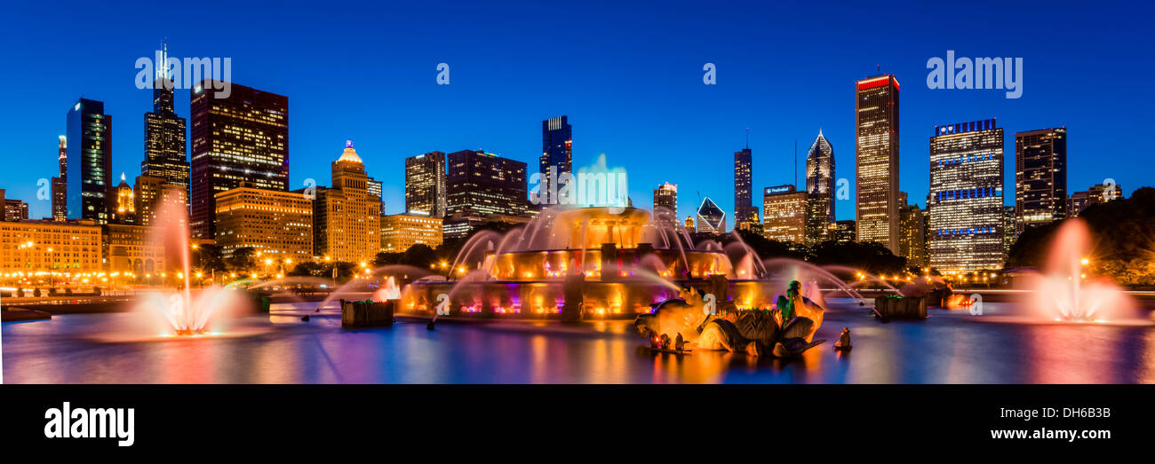 Chicago city skyscrapers hi-res stock photography and images - Alamy