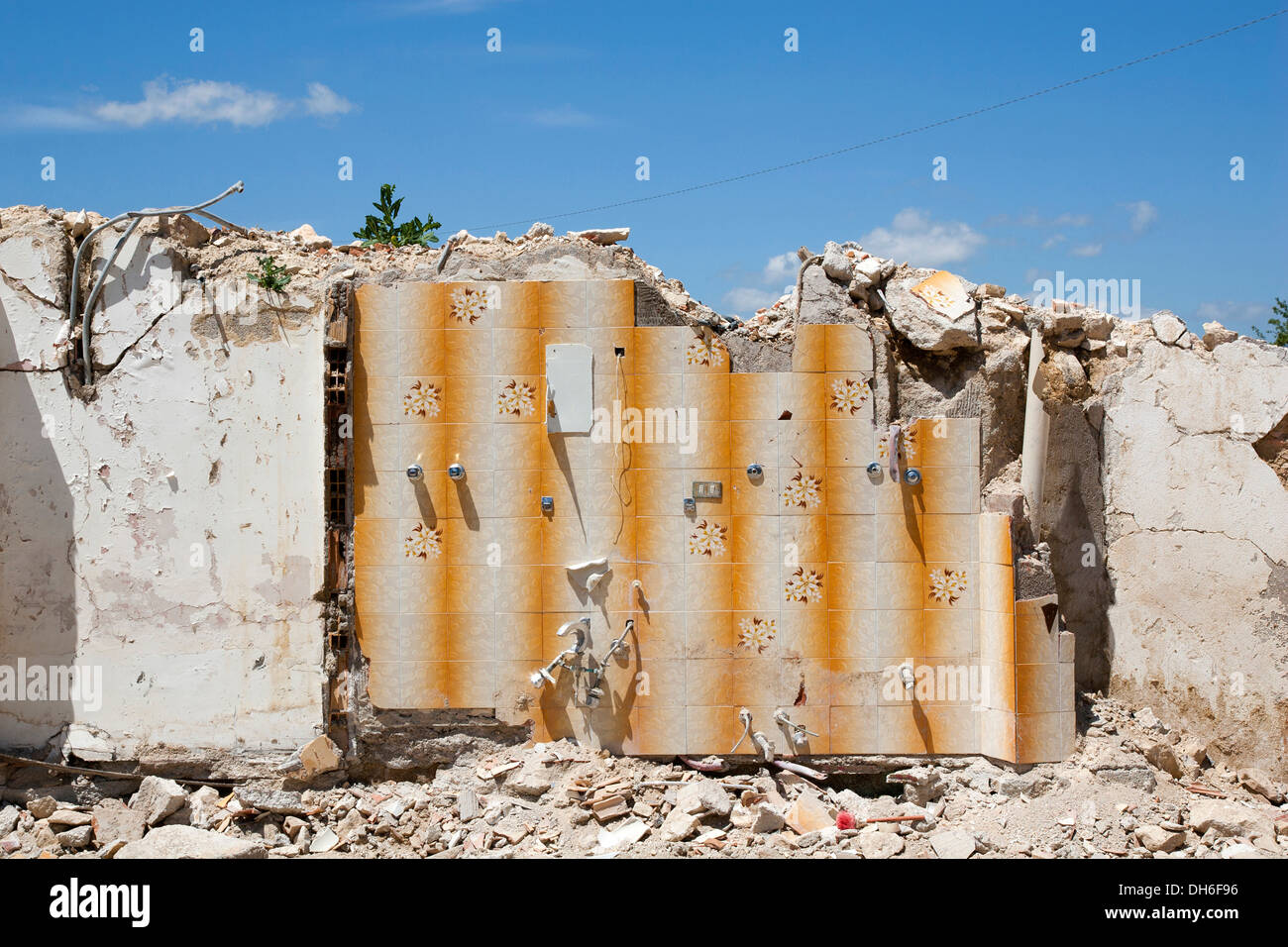 damaged building, earthquake, 06 april 2009, onna village, province of l'aquila, abruzzo, italy, europe Stock Photo