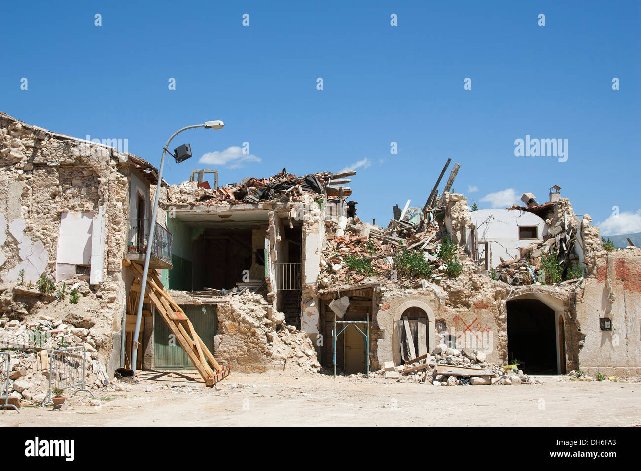 damaged building, earthquake, 06 april 2009, onna village, province of l'aquila, abruzzo, italy, europe Stock Photo